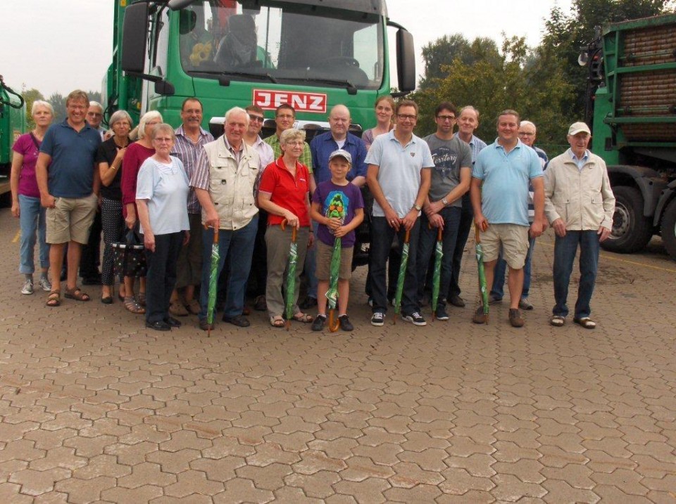 Die CDU Ortsunionen Hartum und Holzhausen II besuchten kürzlich die Firma JENZ in Friedewalde-Wegholm.